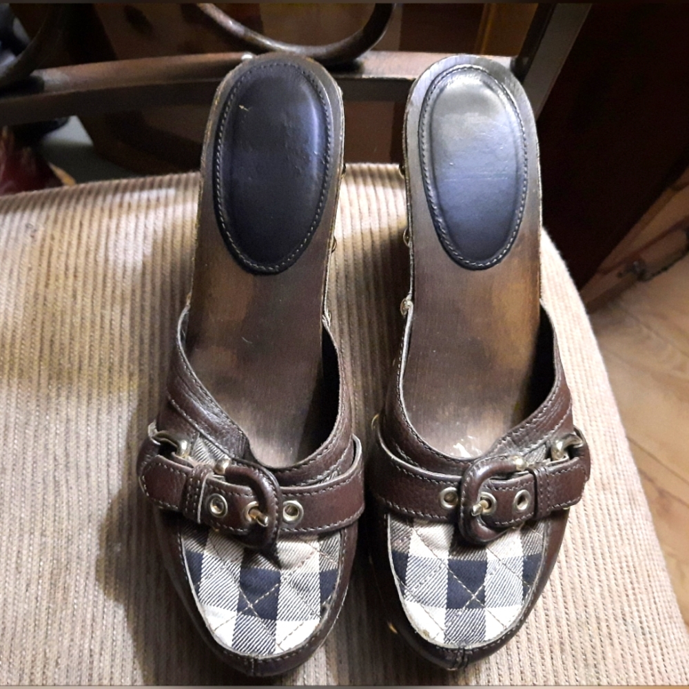 Burberry Tan & Brown Women's Clog Heels - Picture 4 of 5